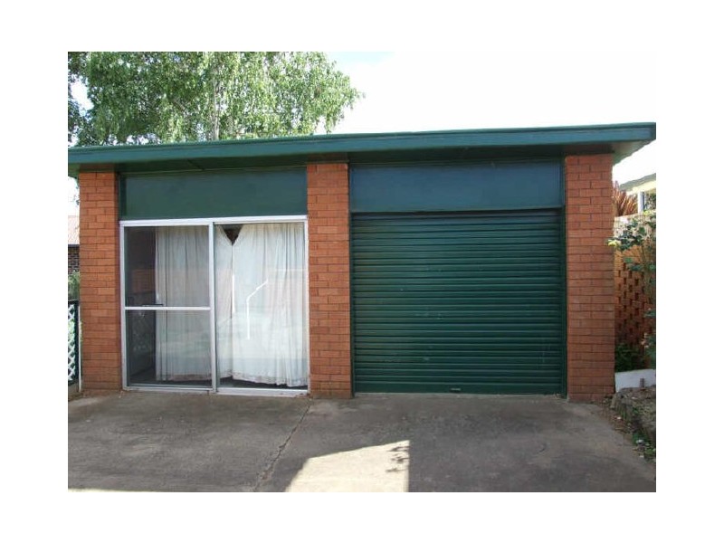 8 Redluom Place, Orange NSW 2800