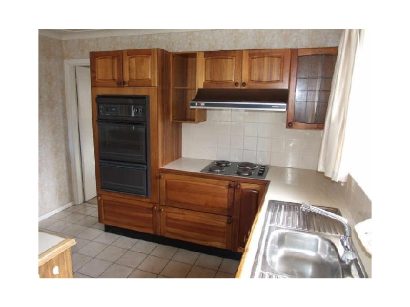 8 Redluom Place, Orange NSW 2800