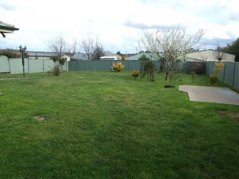 17 Melville Place, Orange NSW 2800