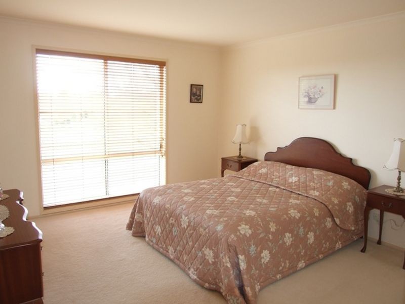 1 Ibis Crescent, Orange NSW 2800