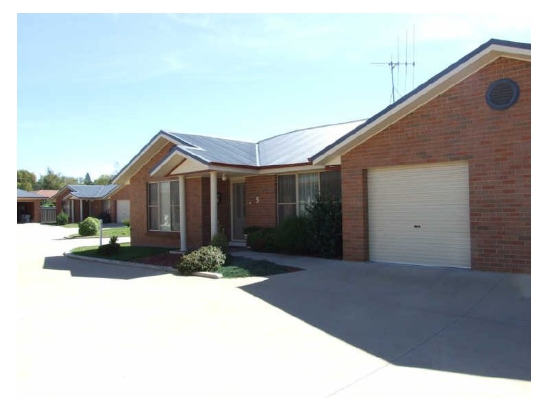 5/4 Covent Close, Orange NSW 2800