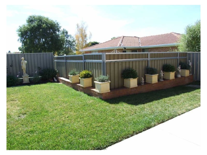 5/4 Covent Close, Orange NSW 2800