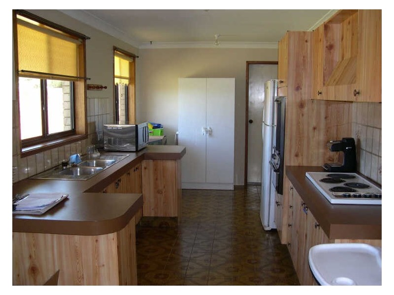 8 Seville Parade, Orange NSW 2800