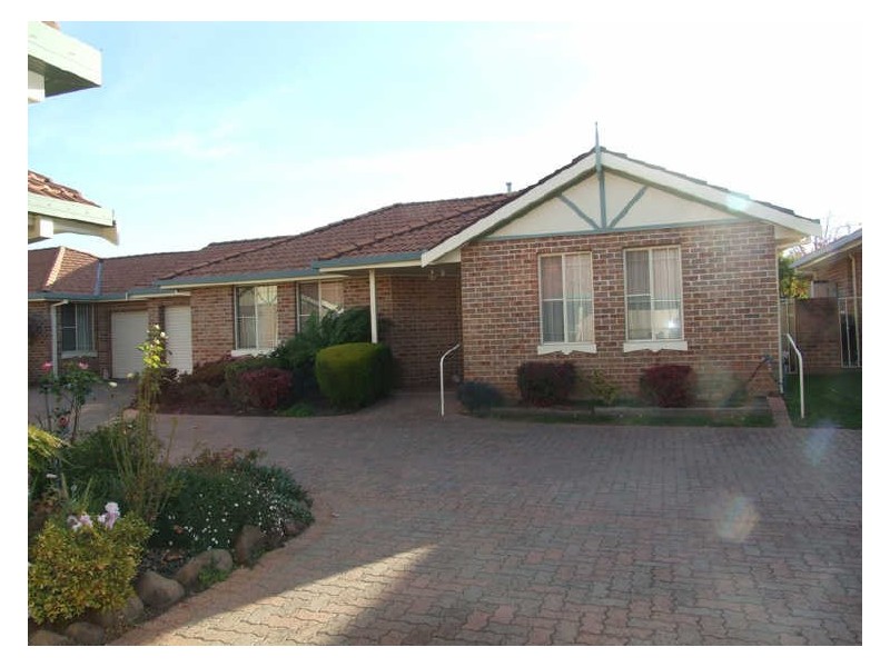 2/131a March Street, Orange NSW 2800