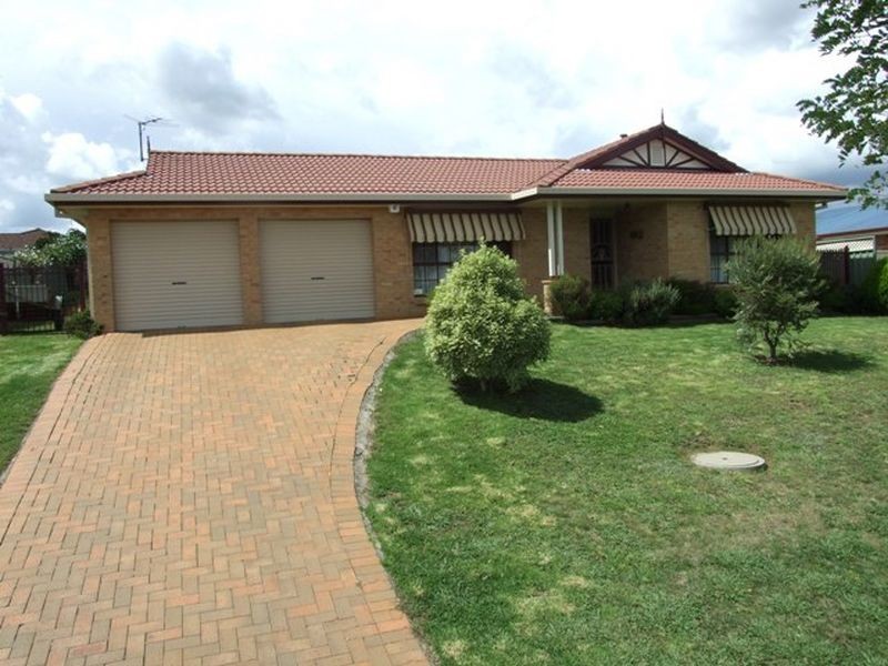 12 Sheldon Crescent, Orange NSW 2800