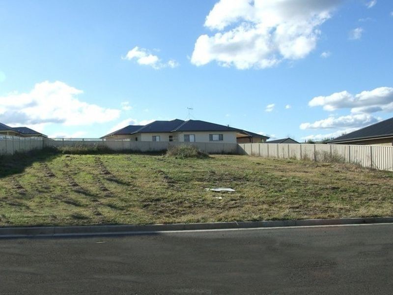 7 George Weily Place, Orange NSW 2800