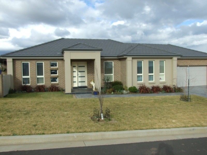 2 Candlebark Crescent, Orange NSW 2800