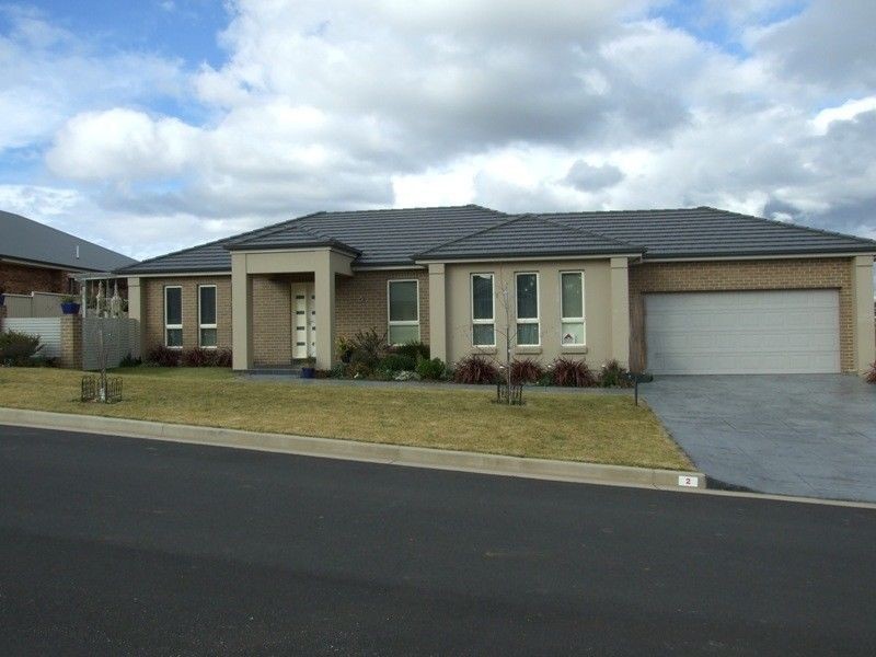 2 Candlebark Crescent, Orange NSW 2800