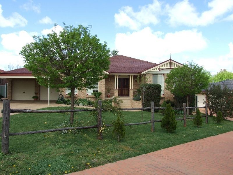 10 Cianfrano Place, Orange NSW 2800
