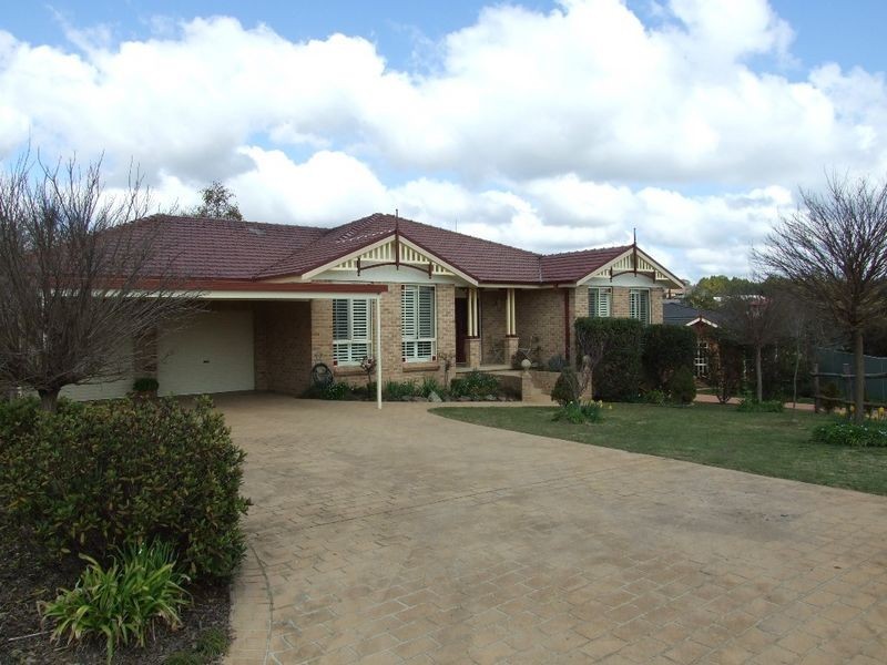 10 Cianfrano Place, Orange NSW 2800