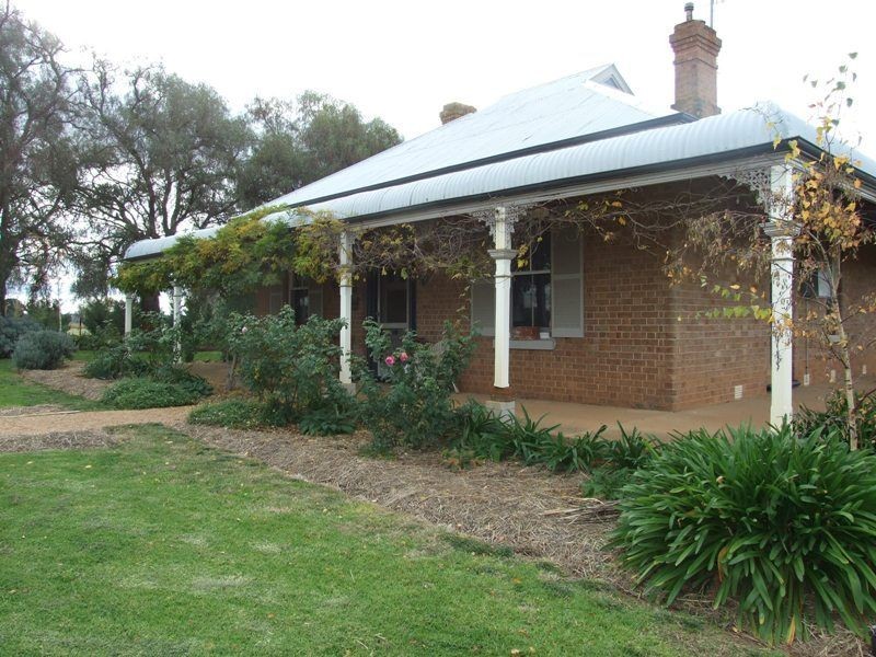 3722 Henry Parkes Way, Manildra NSW 2865