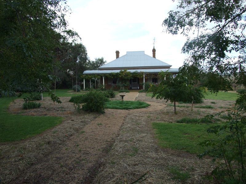 3722 Henry Parkes Way, Manildra NSW 2865