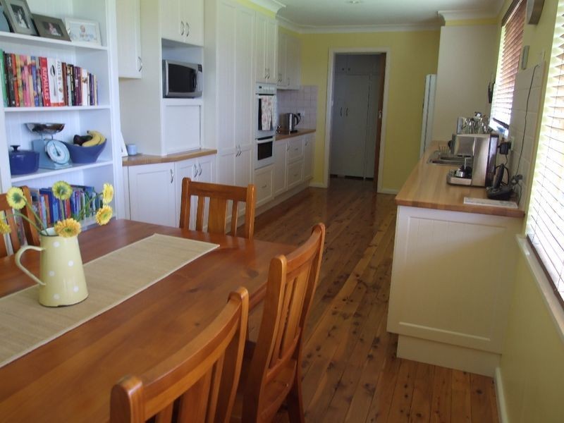 33 Sunny South Crescent, Orange NSW 2800