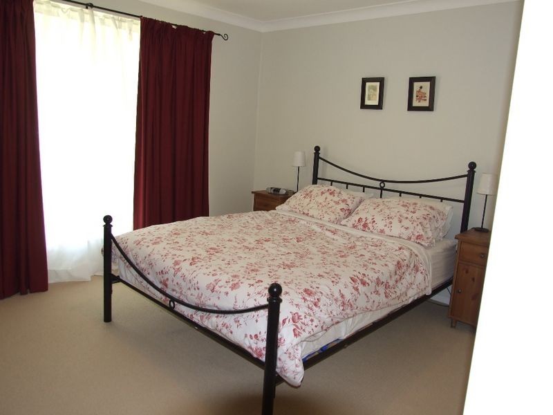 33 Sunny South Crescent, Orange NSW 2800