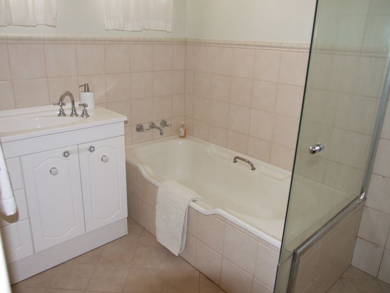 33 Sunny South Crescent, Orange NSW 2800