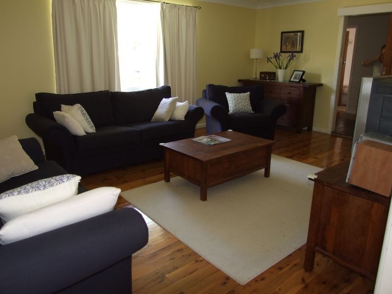 33 Sunny South Crescent, Orange NSW 2800