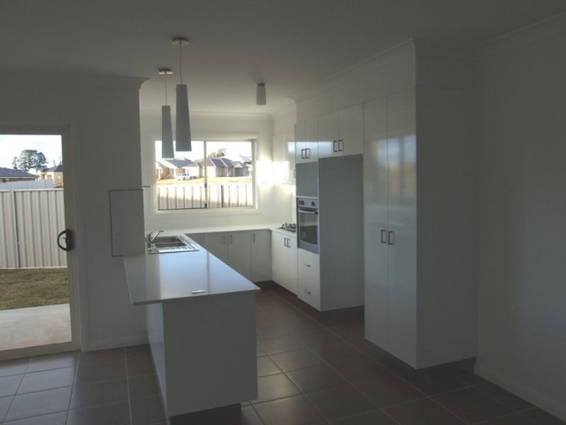 118 Diamond Drive, Orange NSW 2800