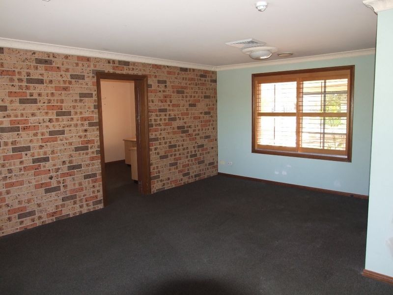 18 Rawle Avenue, Orange NSW 2800