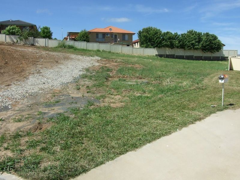 3 Maroney Close, Orange NSW 2800