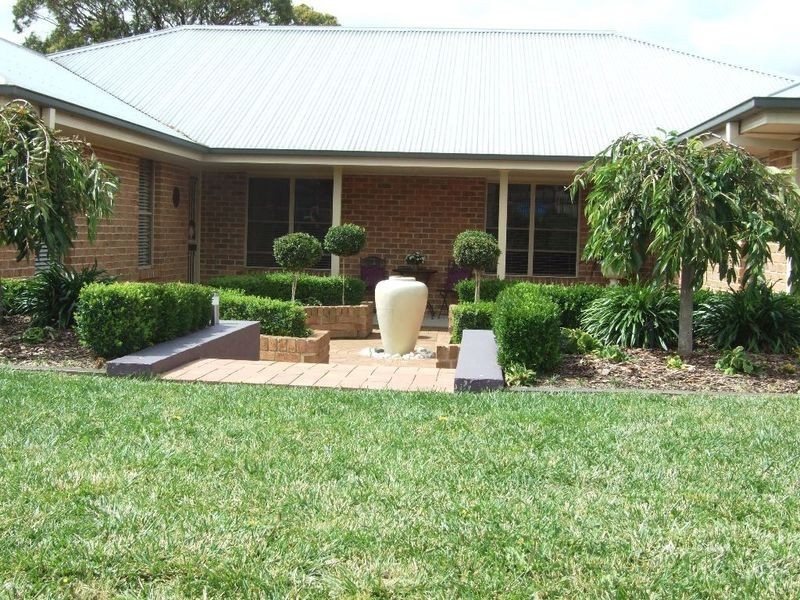 11 Thorpe Place, Orange NSW 2800