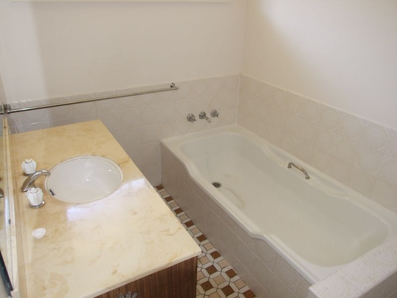 1 Mangowa Close, Orange NSW 2800