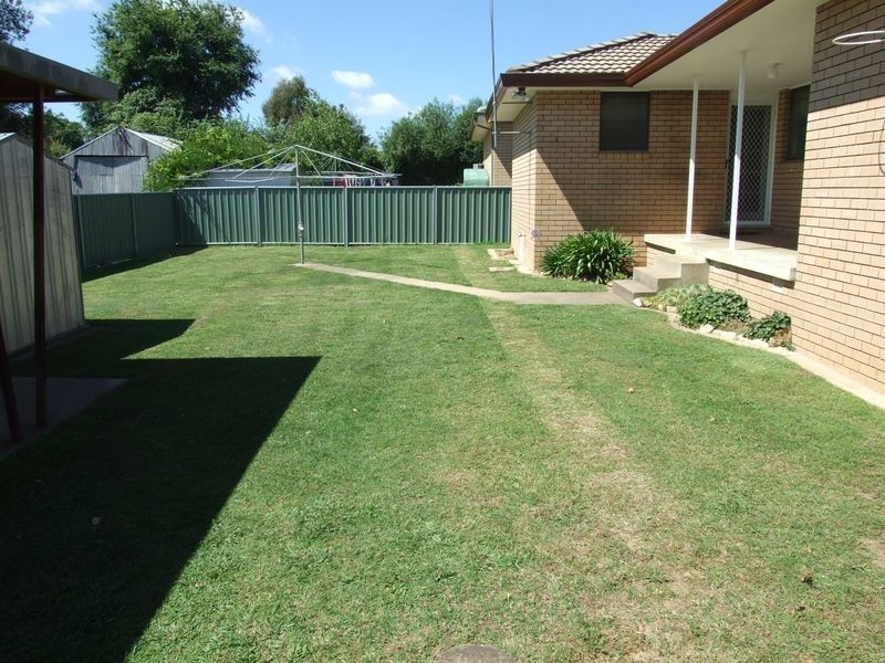 1 Mangowa Close, Orange NSW 2800