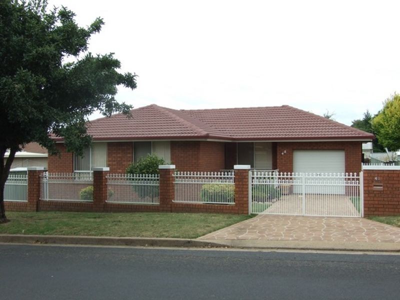 48 Tynan Street, Orange NSW 2800