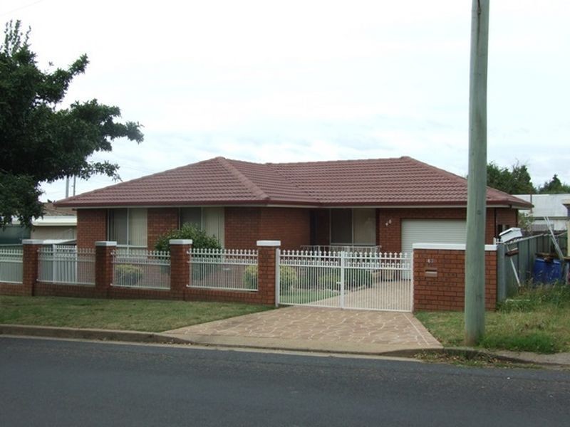 48 Tynan Street, Orange NSW 2800
