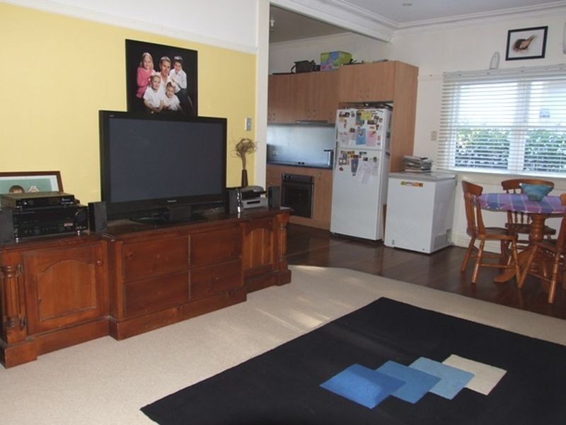 18 Fox Avenue, Orange NSW 2800