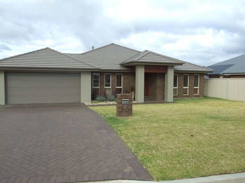 6 Candlebark Crescent, Orange NSW 2800