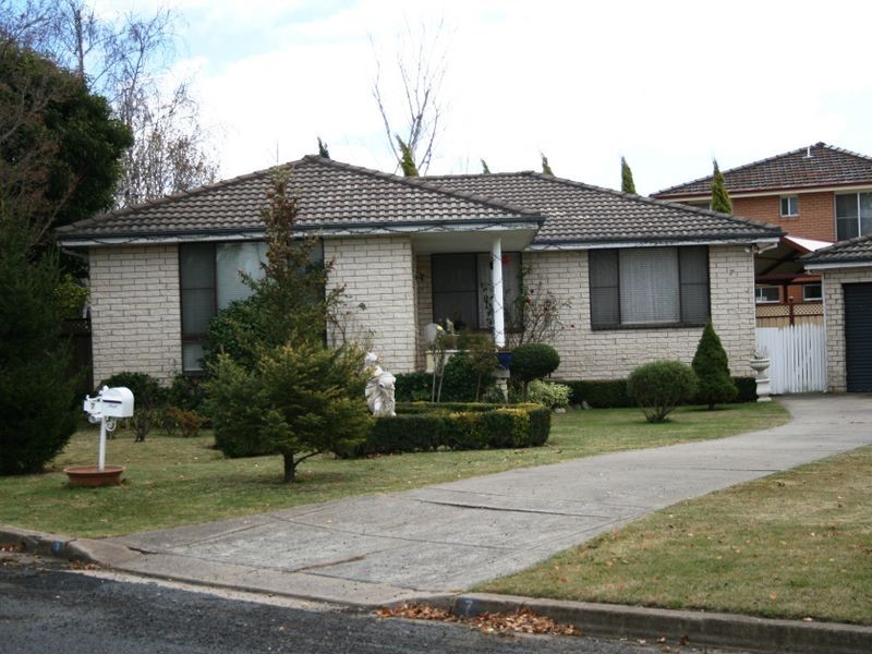 7 James Cook Crescent, Orange NSW 2800