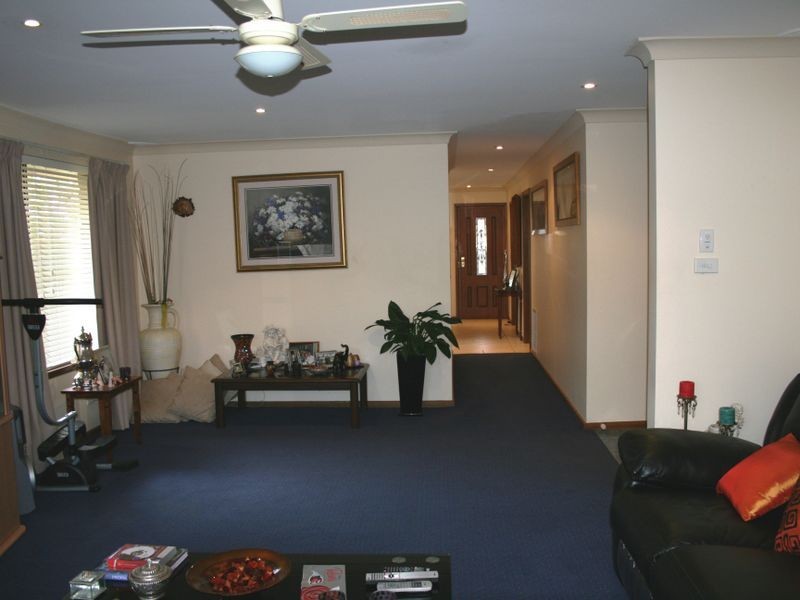 7 James Cook Crescent, Orange NSW 2800