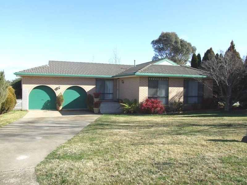 11 Rawle Avenue, Orange NSW 2800