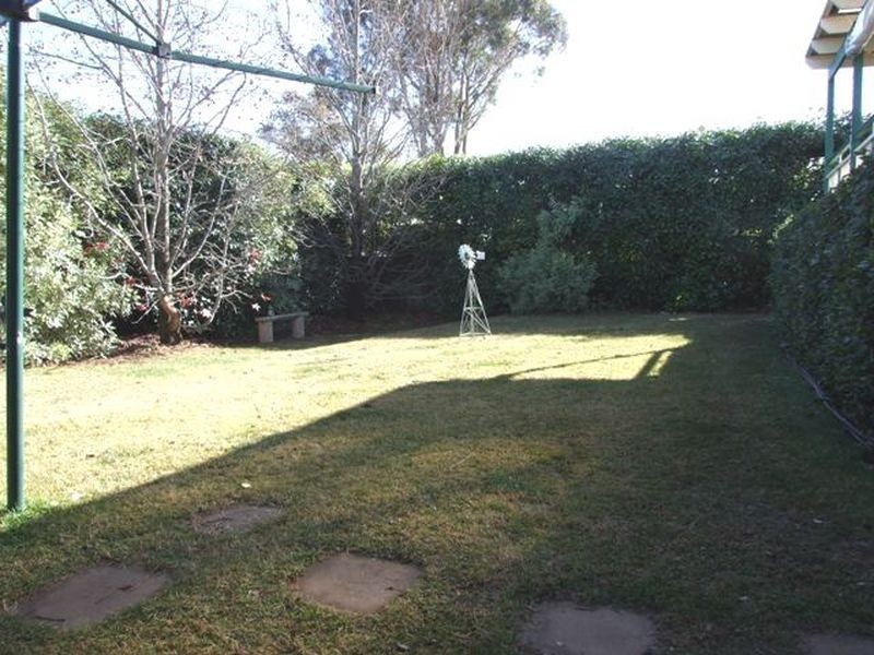11 Rawle Avenue, Orange NSW 2800