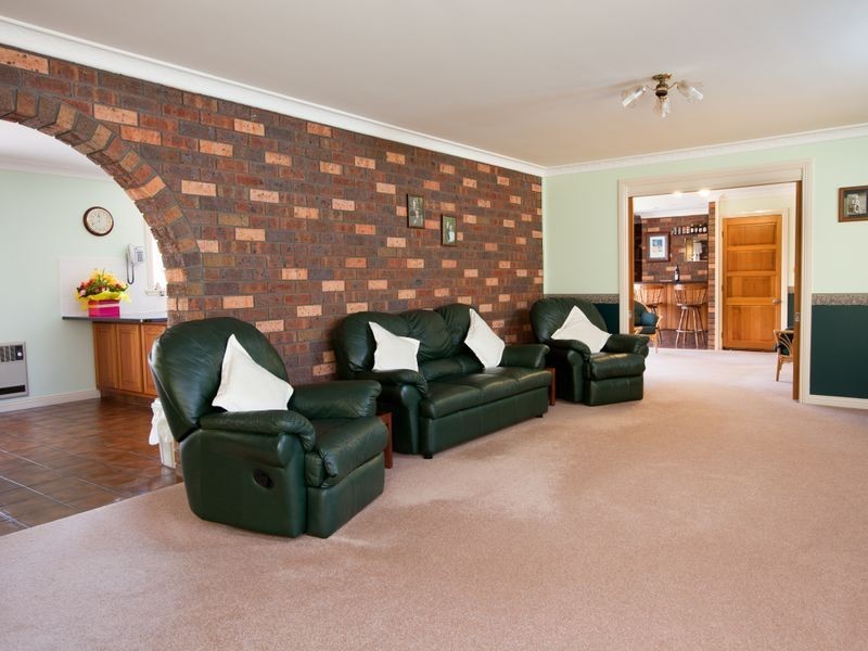 7 Maple Avenue, Orange NSW 2800