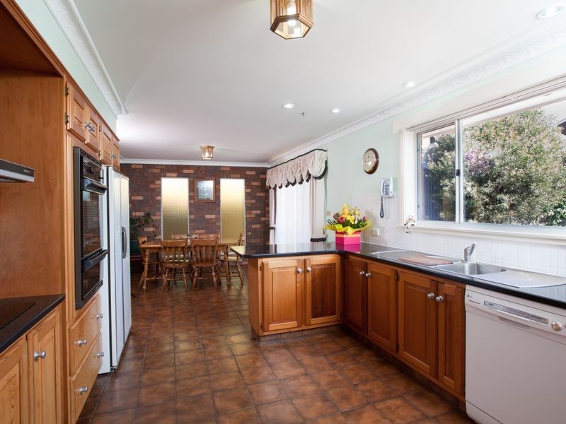 7 Maple Avenue, Orange NSW 2800