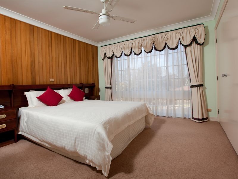 7 Maple Avenue, Orange NSW 2800