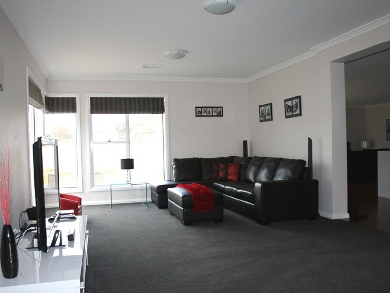 4 Stewart Close, Orange NSW 2800