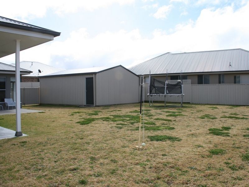4 Stewart Close, Orange NSW 2800