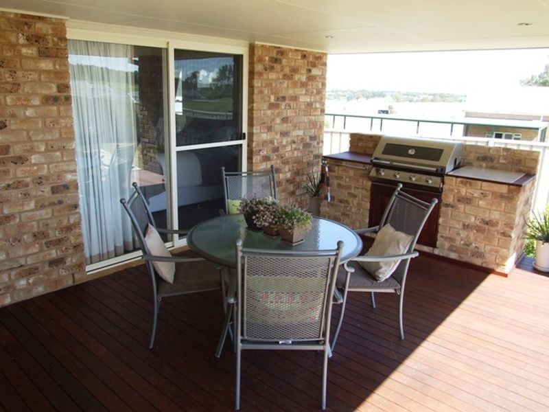 7 Candlebark Crescent, Orange NSW 2800