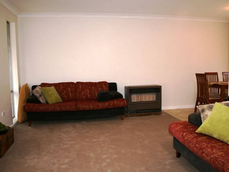 15 Wahratta Way, Orange NSW 2800