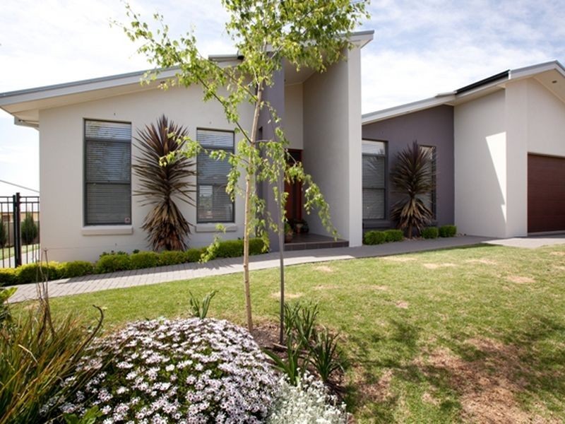 22 Valencia Drive, Orange NSW 2800
