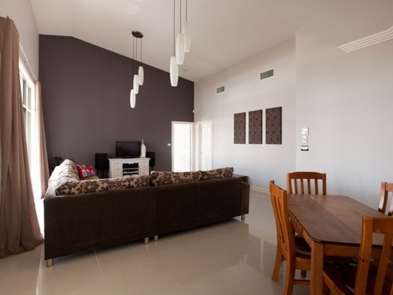 22 Valencia Drive, Orange NSW 2800