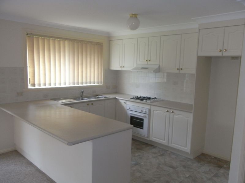 1 Stratford Close, Orange NSW 2800