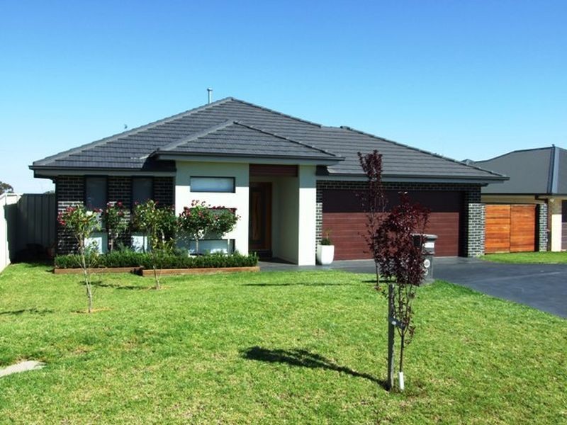 9 Candlebark Crescent, Orange NSW 2800