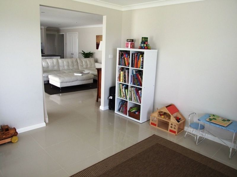 9 Candlebark Crescent, Orange NSW 2800