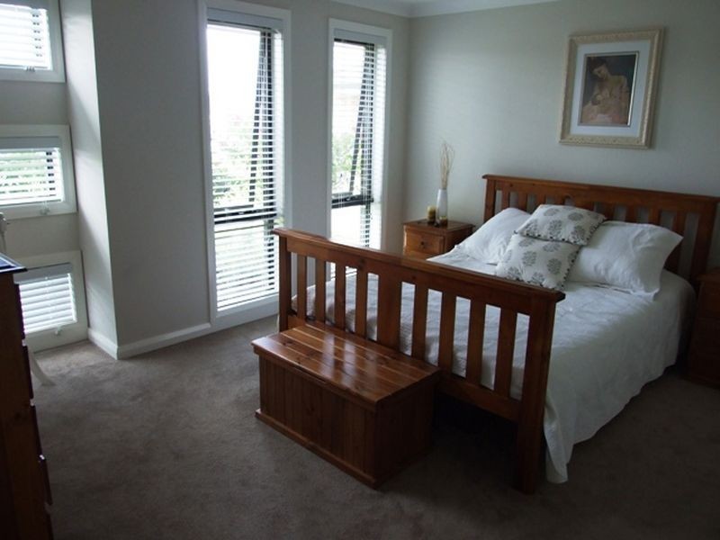 9 Candlebark Crescent, Orange NSW 2800