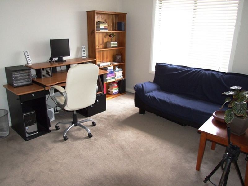 9 Candlebark Crescent, Orange NSW 2800