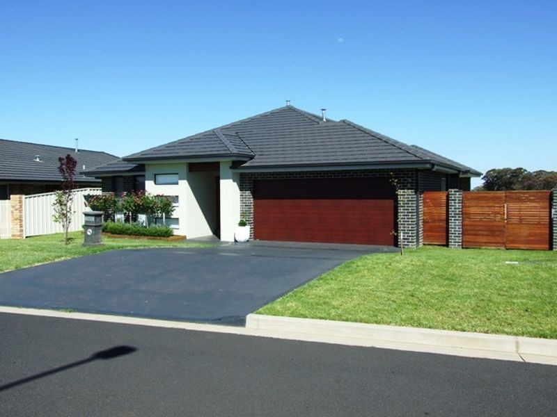 9 Candlebark Crescent, Orange NSW 2800