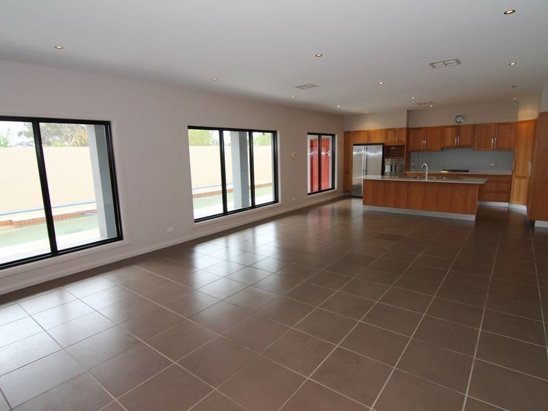 21 Hiney Road, Orange NSW 2800